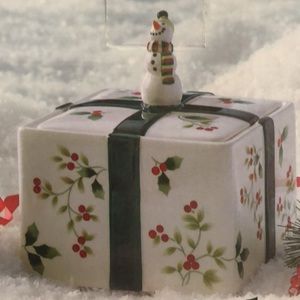 Pfaltzgraff Snowman Treat Jar Winterberry Collection
